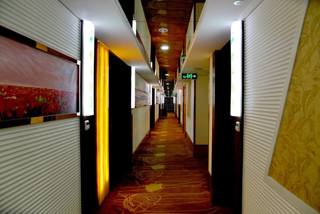 Yiwu Chu Xin Hotel Bagian luar foto